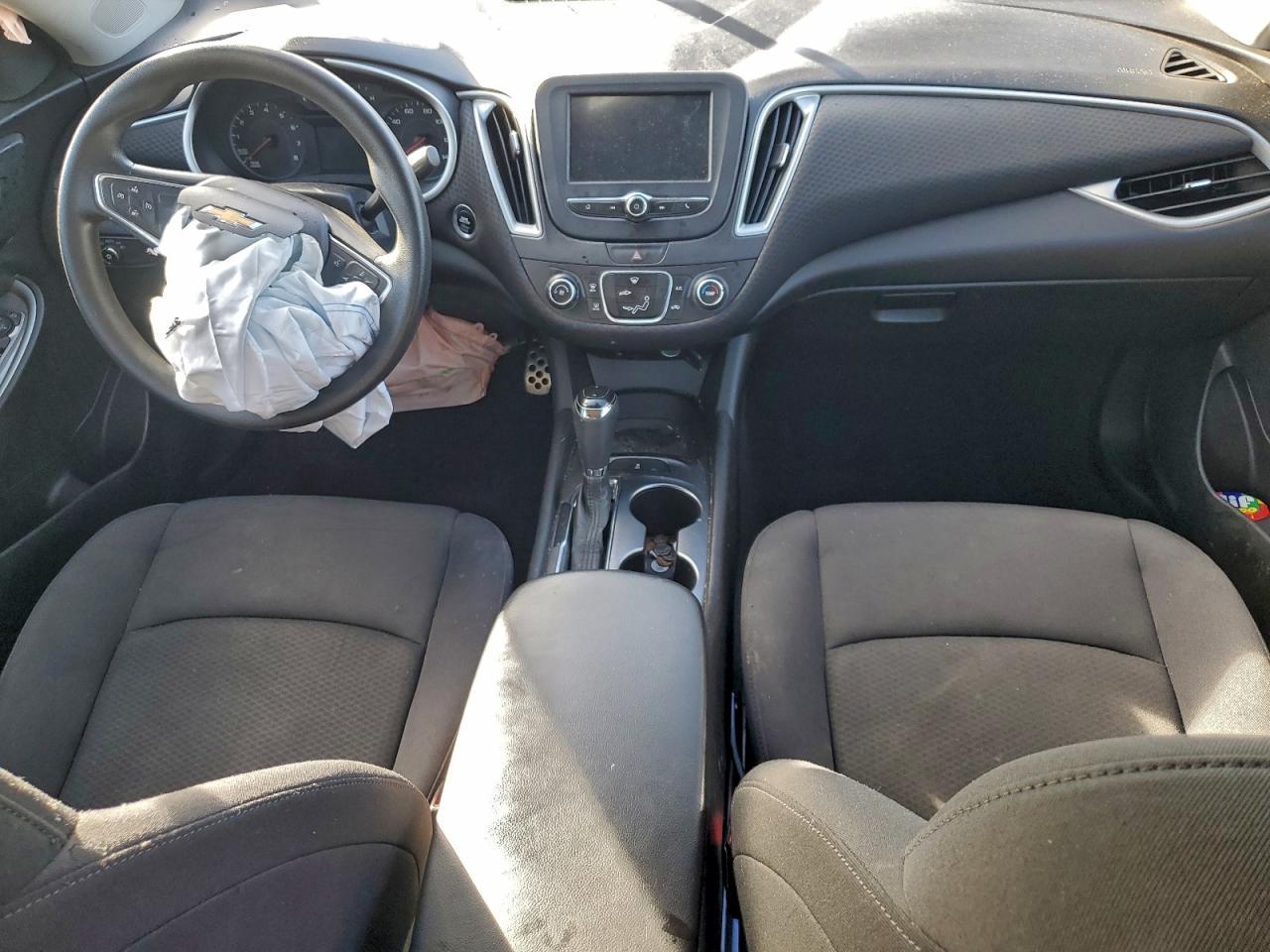 2016 Chevrolet Malibu Ls - zdjęcie 8