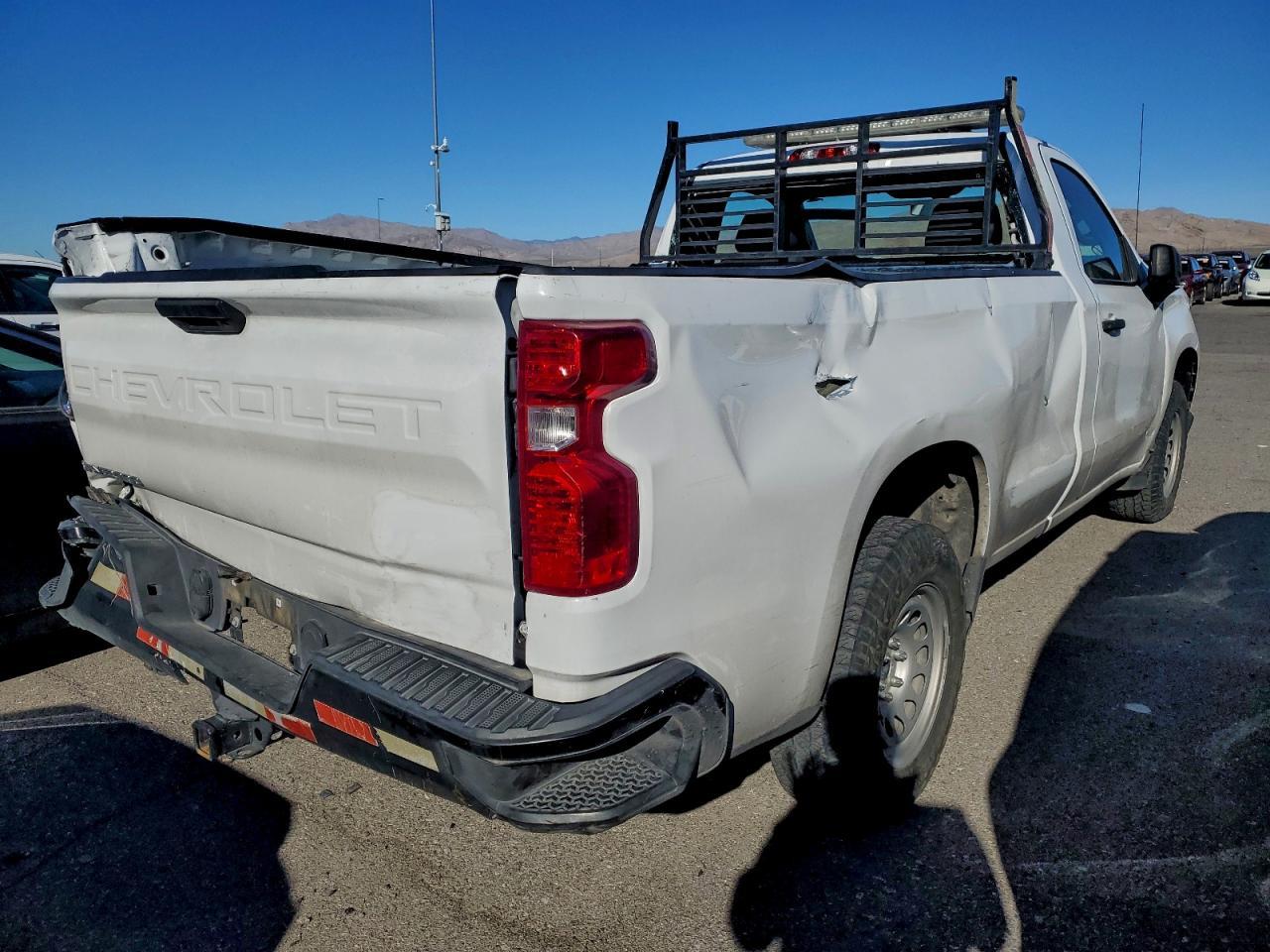 2021 Chevrolet Silverado C1500 - zdjęcie 3