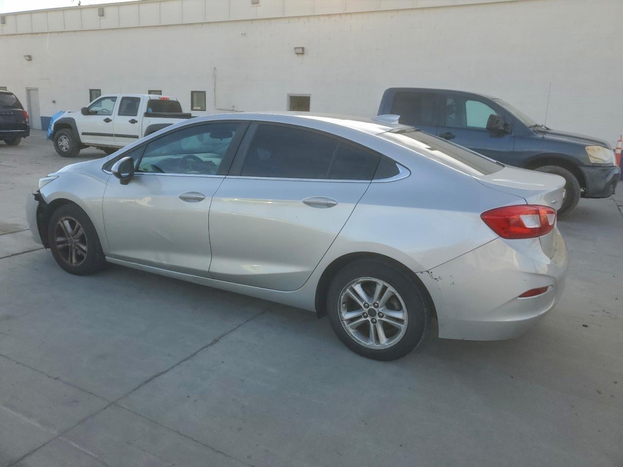 2017 Chevrolet Cruze Lt - zdjęcie 2