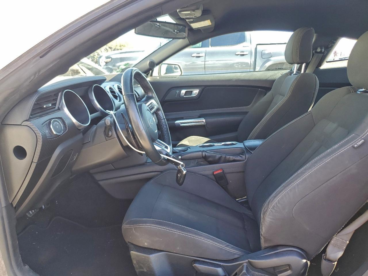 2019 Ford Mustang - zdjęcie 7