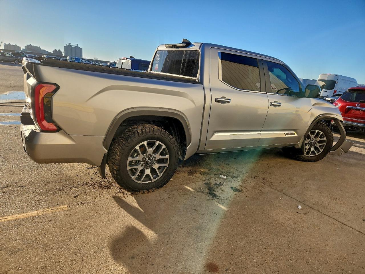 2025 Toyota Tundra Crewmax Platinum - zdjęcie 3