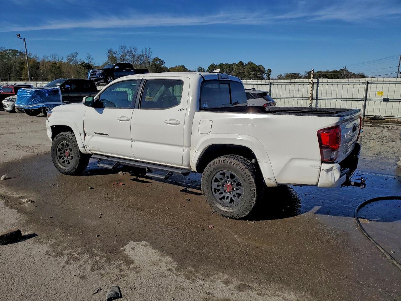 2022 Toyota Tacoma Double Cab - zdjęcie 2