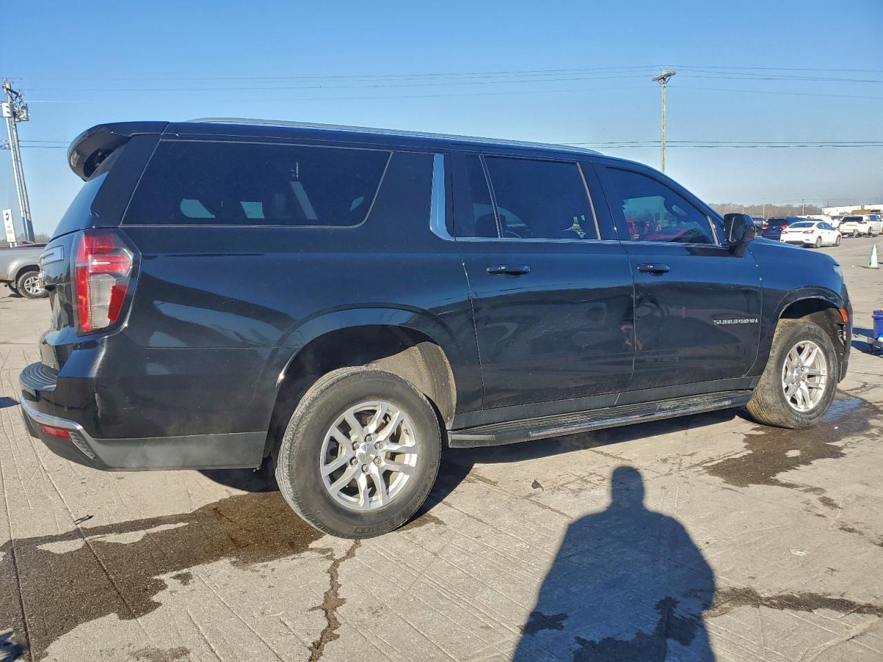 2023 Chevrolet Suburban C1500 Lt - zdjęcie 3