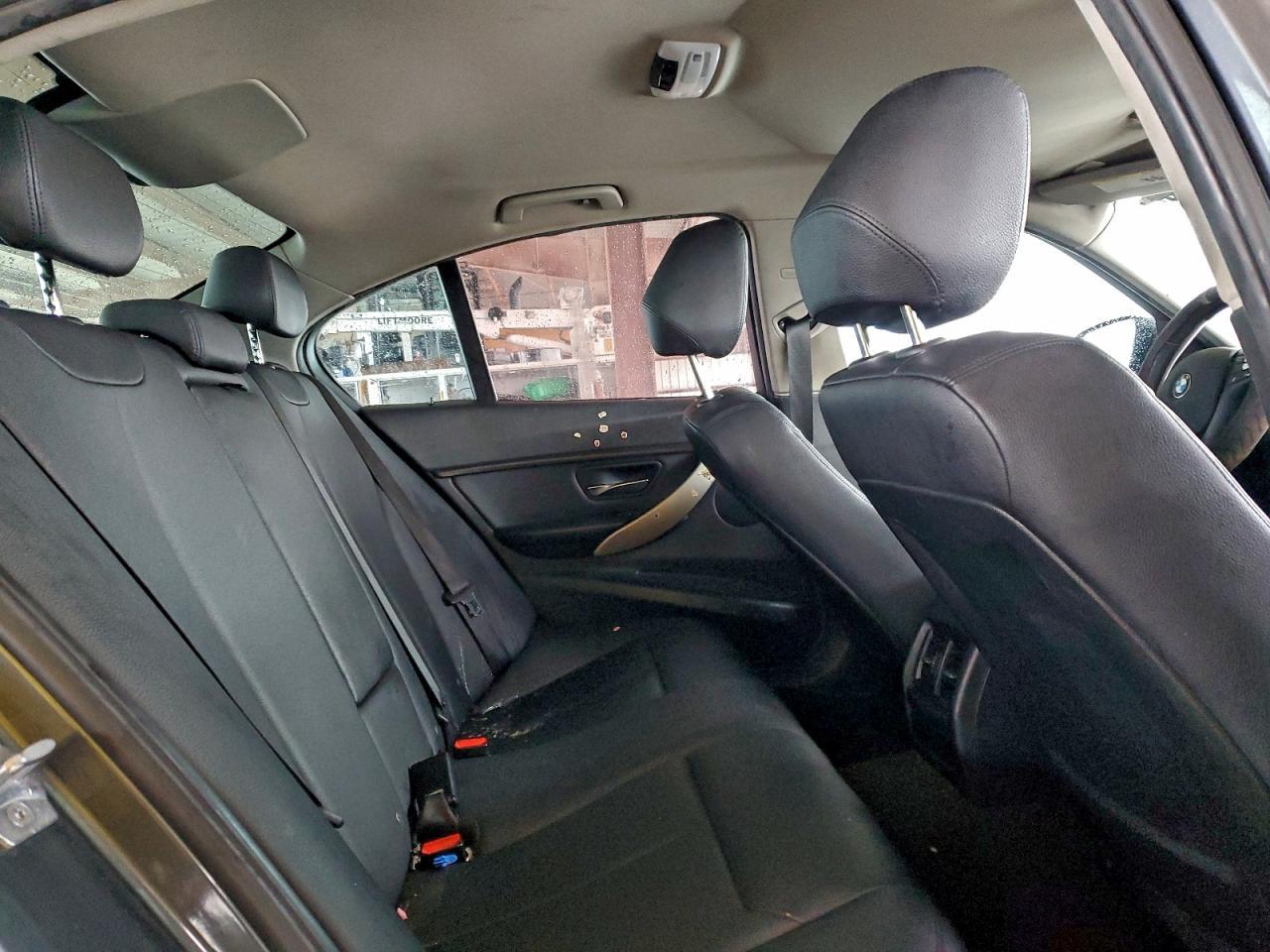 2015 BMW 320 I - zdjęcie 10