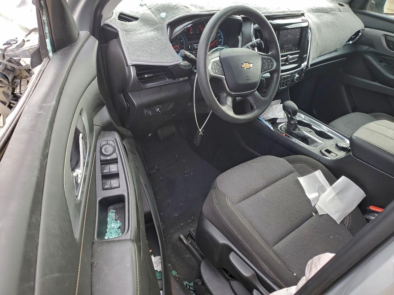 2021 Chevrolet Traverse Ls - zdjęcie 8