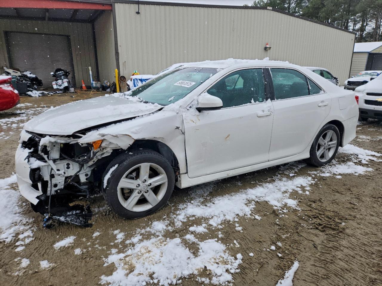 2014 Toyota Camry L - zdjęcie główne