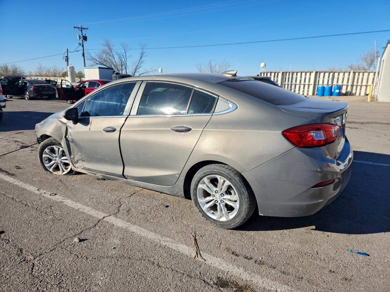 2019 Chevrolet Cruze Lt - zdjęcie 2
