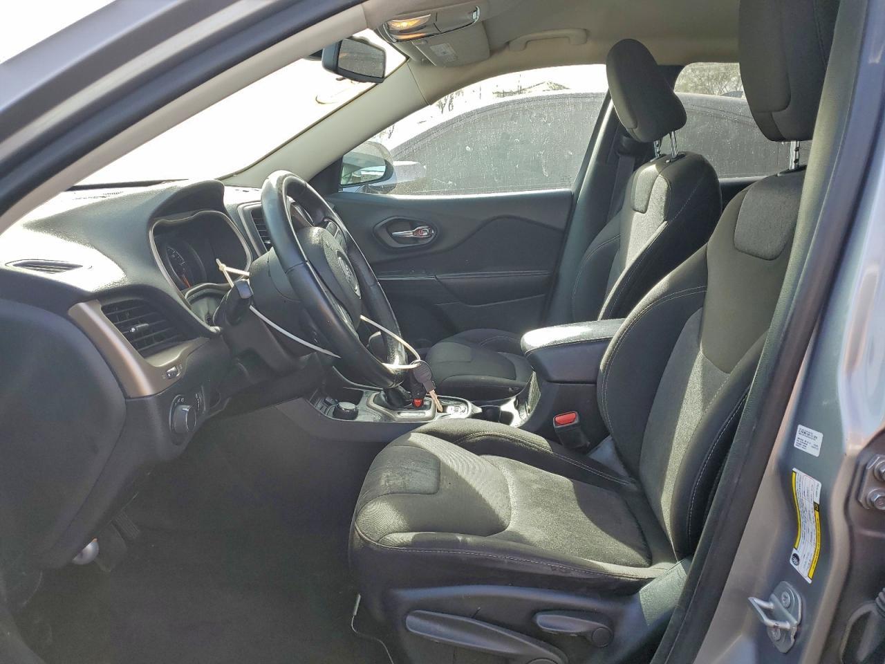 2017 Jeep Cherokee Sport - zdjęcie 7