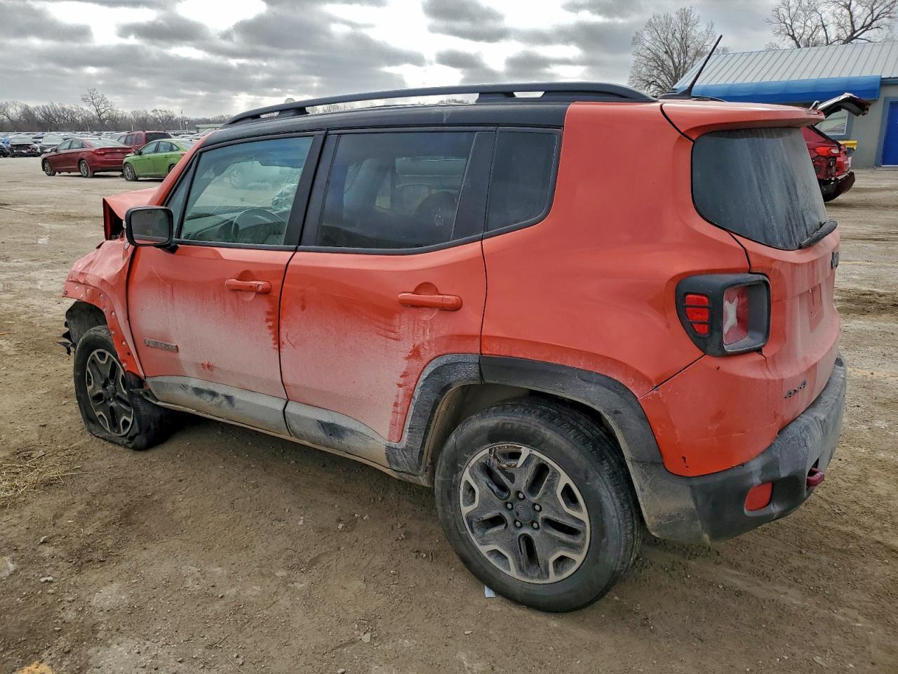 2016 Jeep Renegade Trailhawk - zdjęcie 2