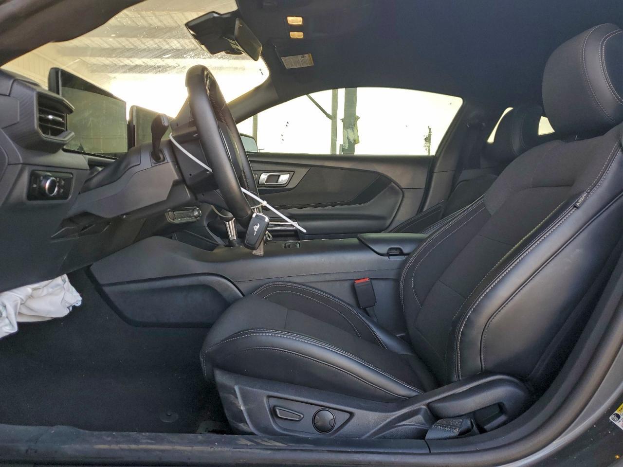 2024 Ford Mustang - zdjęcie 7