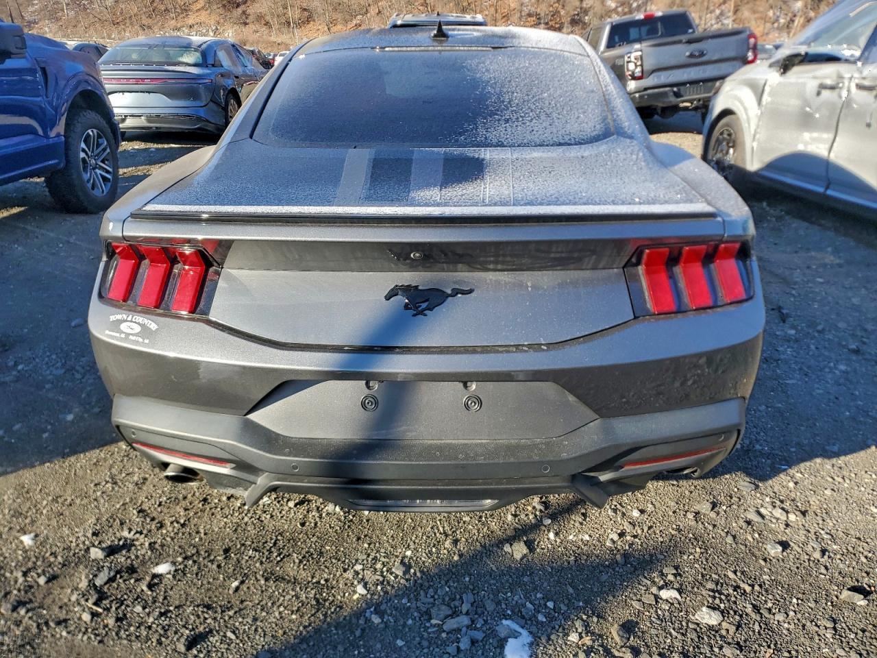 2024 Ford Mustang - zdjęcie 6