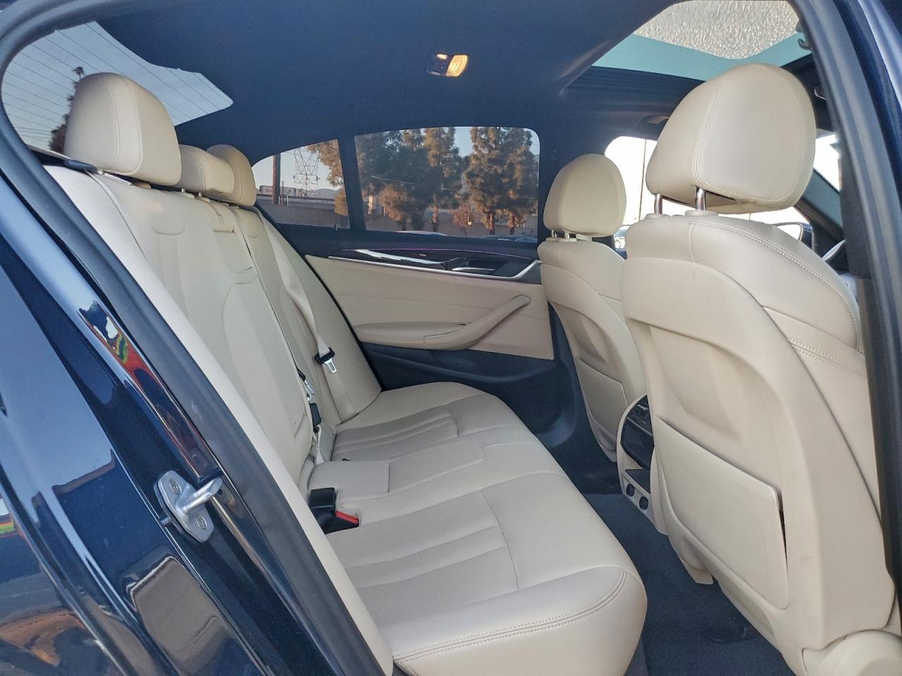 2018 BMW 530Xe - zdjęcie 10