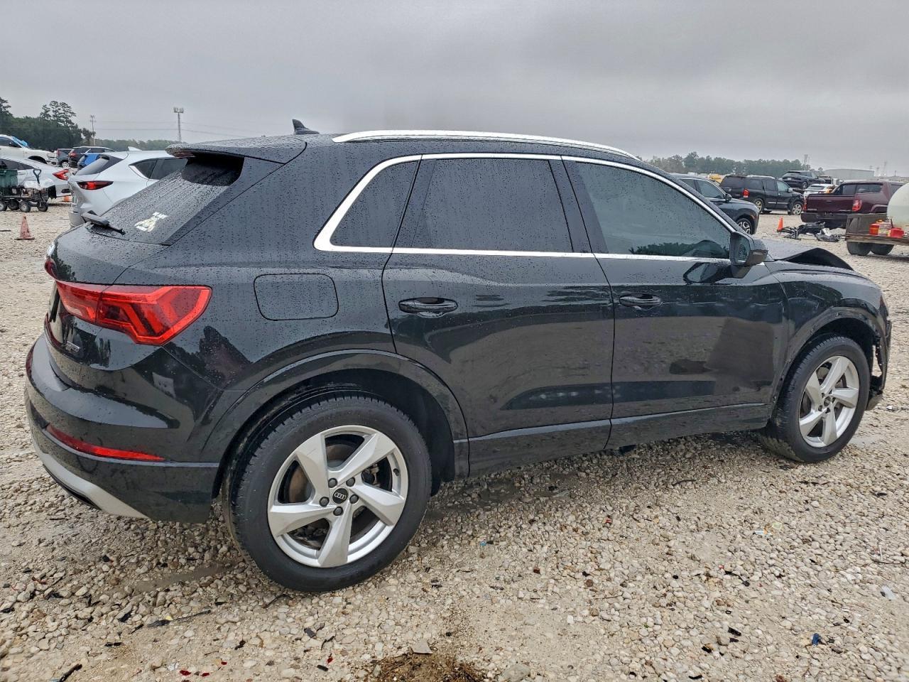 2021 Audi Q3 Premium 40 - zdjęcie 3