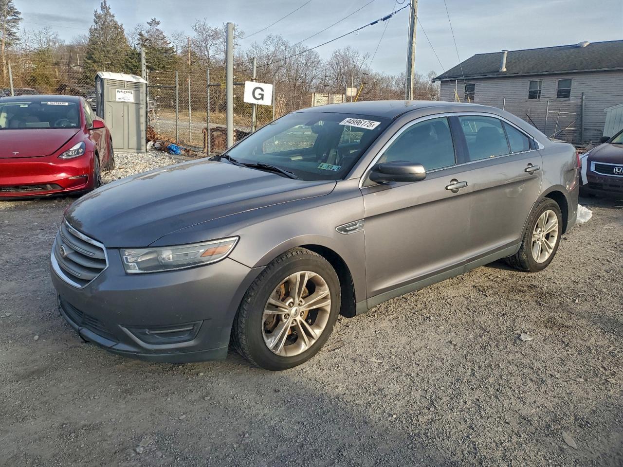 2013 Ford Taurus - zdjęcie główne