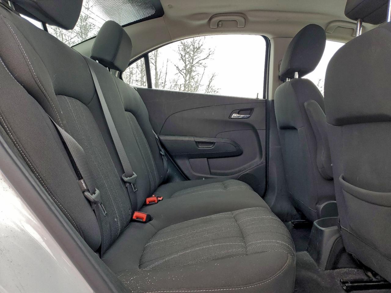 2018 Chevrolet Sonic Lt - zdjęcie 10