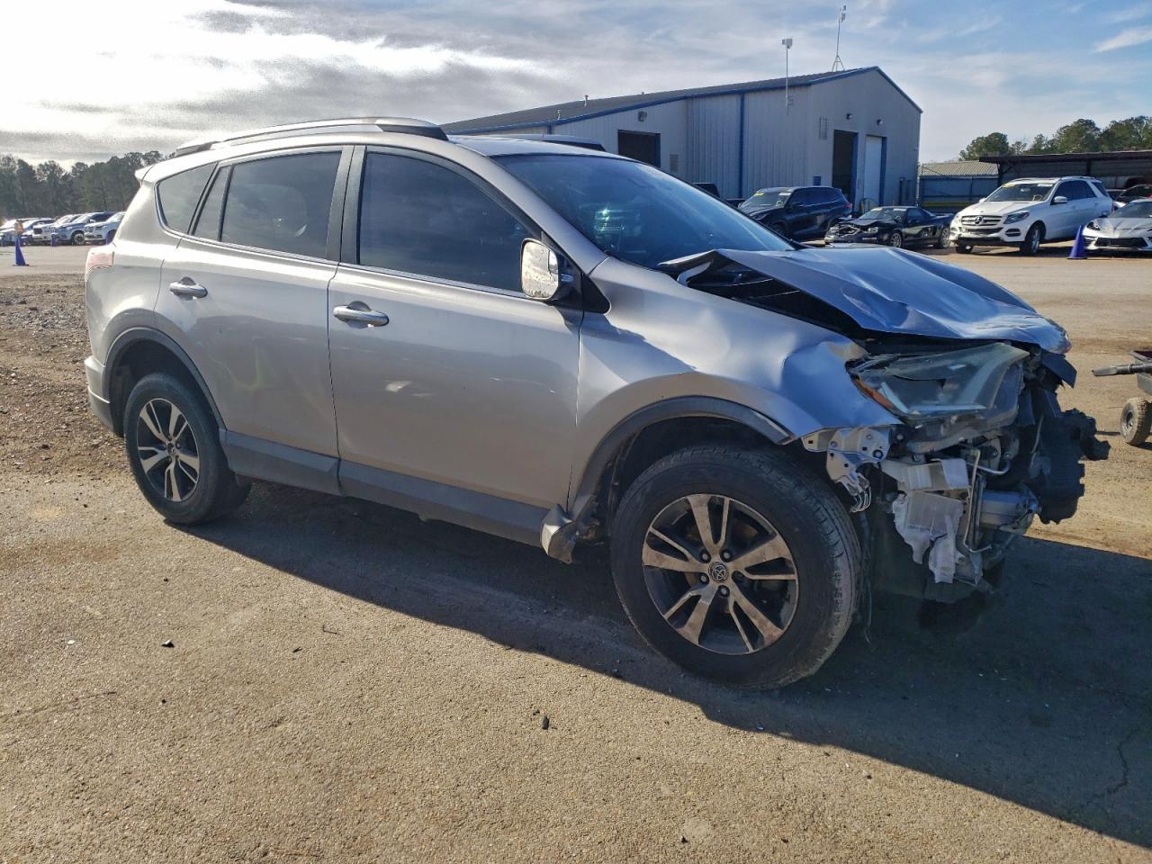 2017 Toyota Rav4 Xle - zdjęcie 4