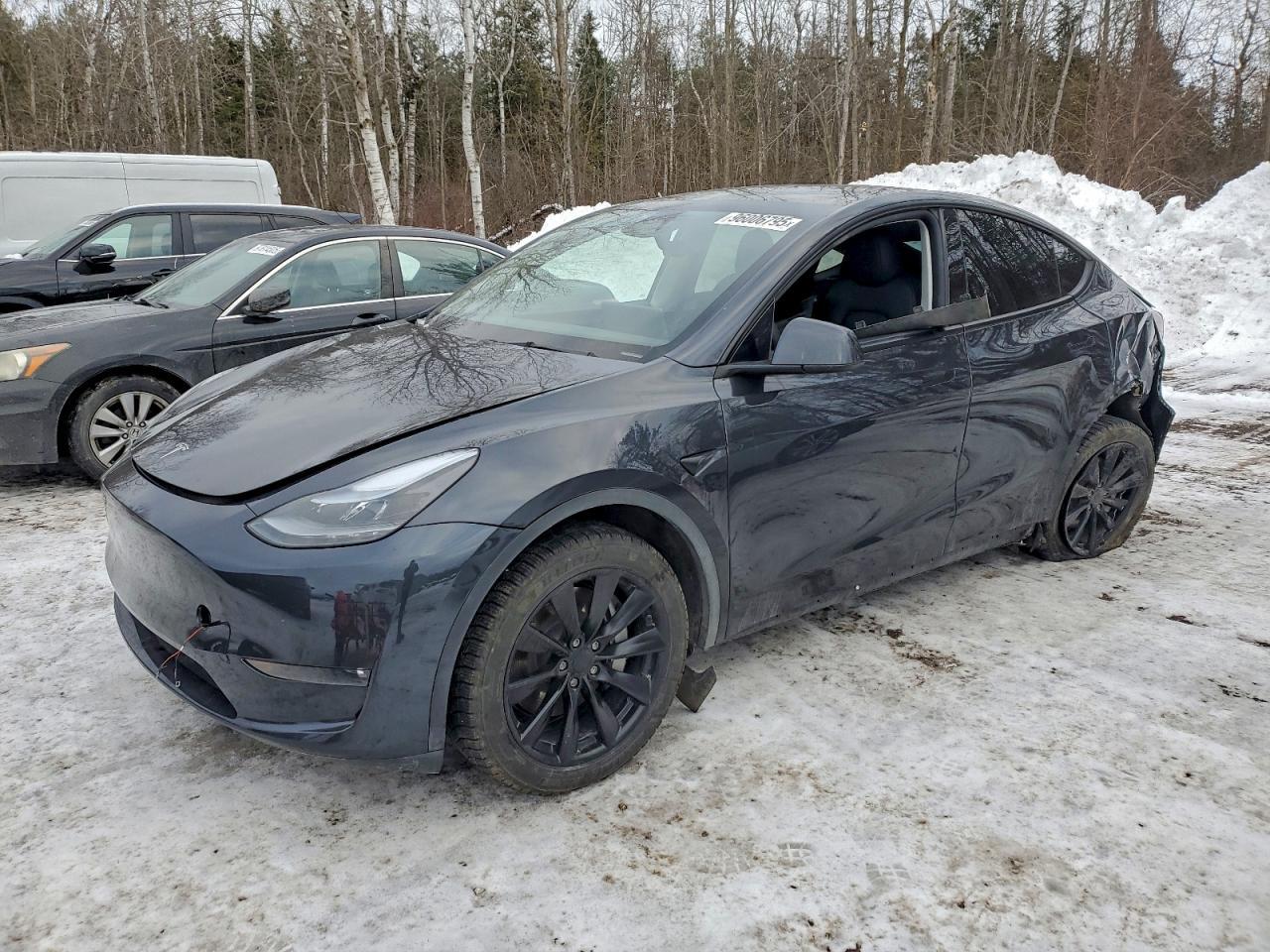 2024 Tesla Model Y - zdjęcie główne