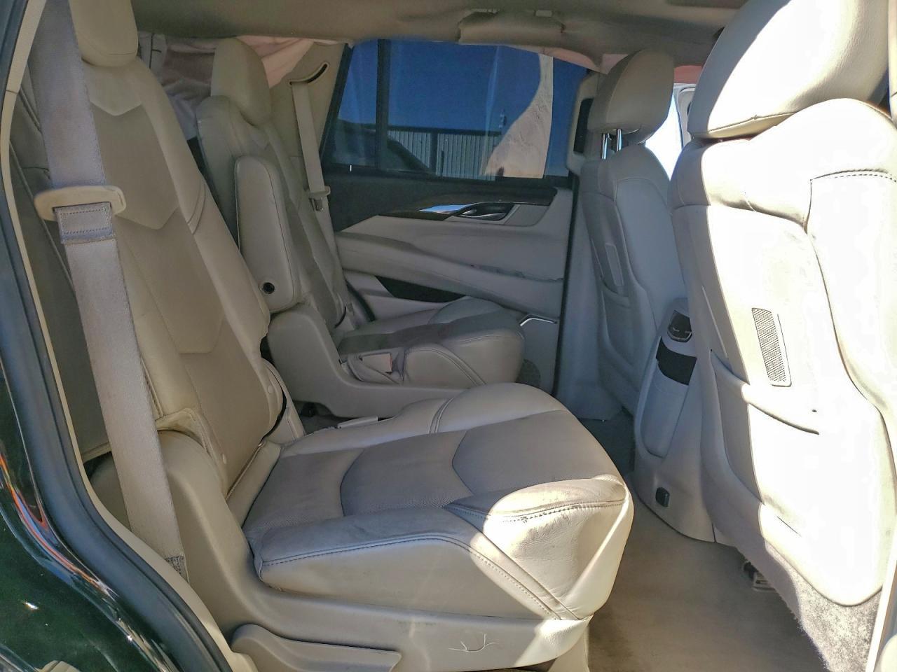 2020 Cadillac Escalade Luxury - zdjęcie 11