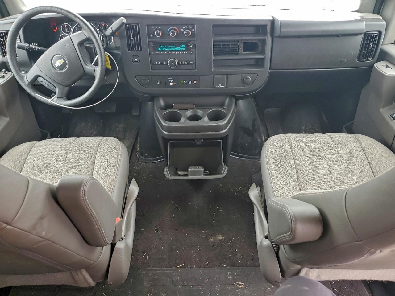 2025 Chevrolet Express G3500 Ls - zdjęcie 8