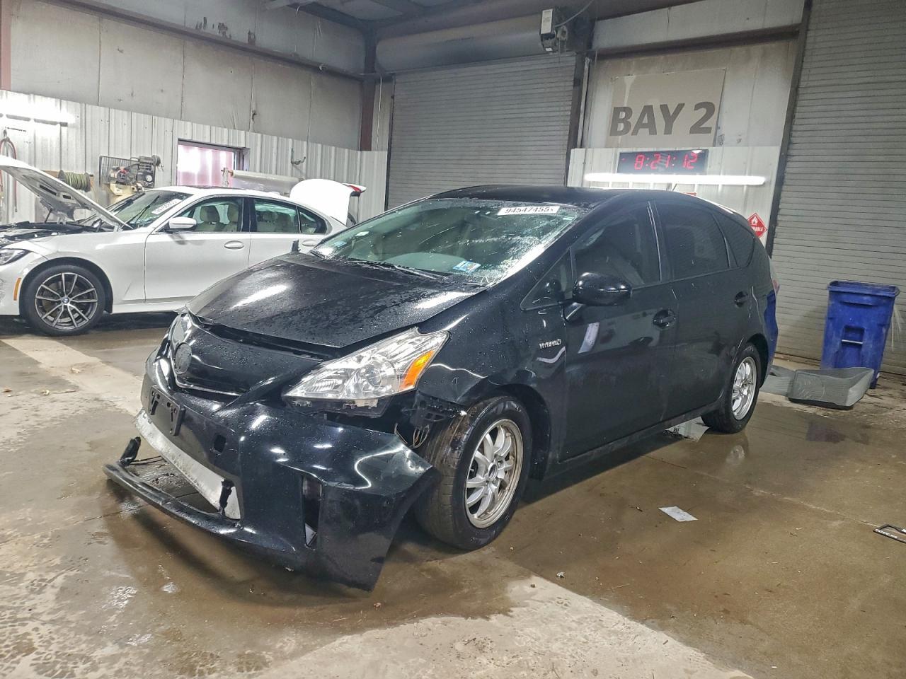 2014 Toyota Prius V Three - zdjęcie główne