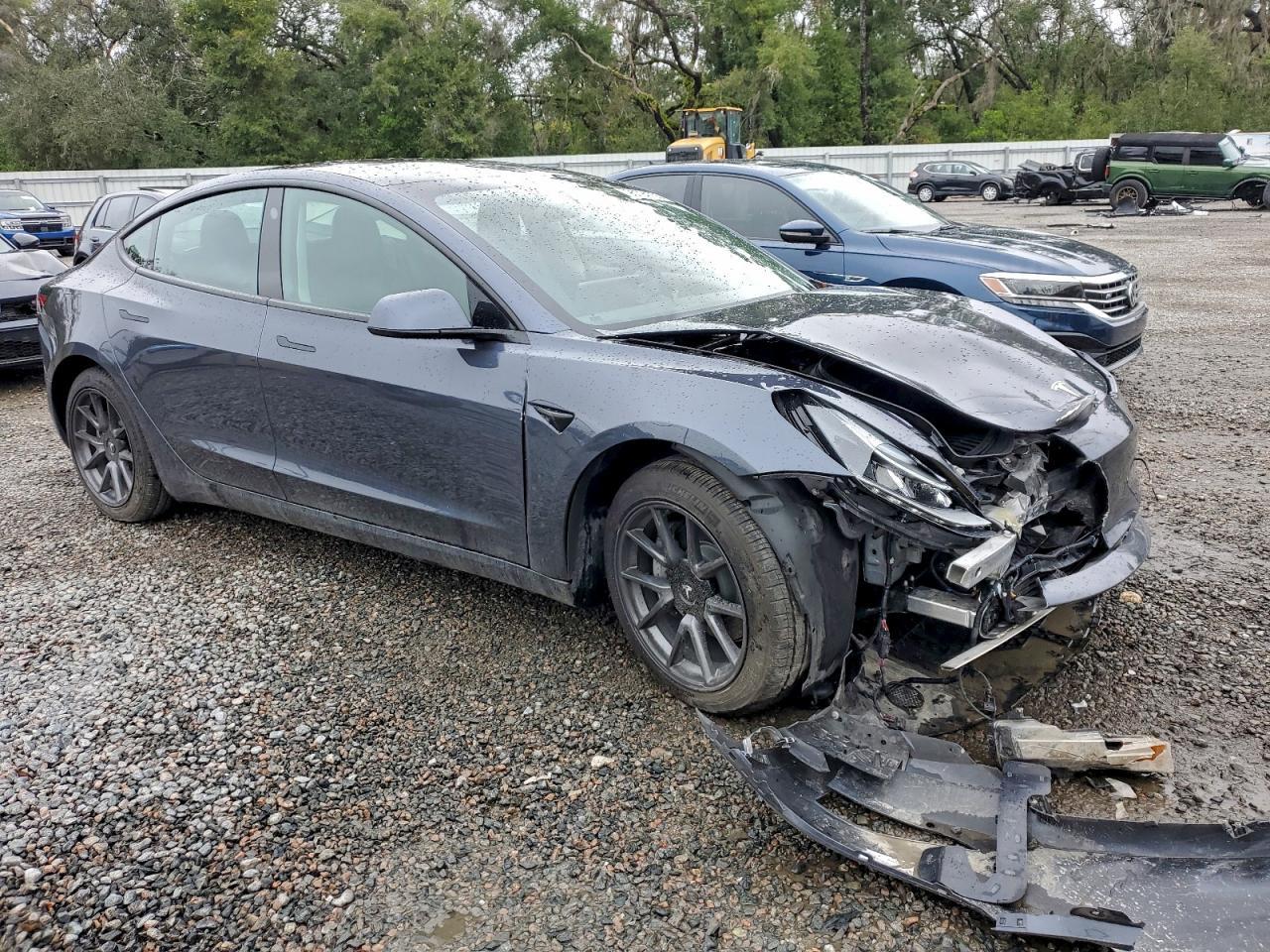 2022 Tesla Model 3 - zdjęcie 4