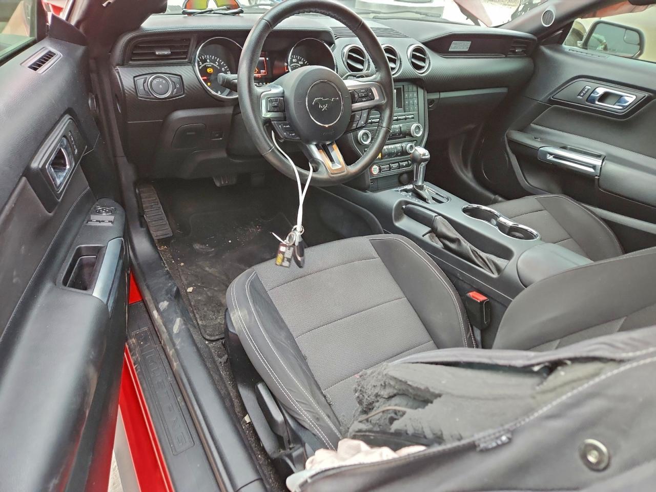 2015 Ford Mustang - zdjęcie 8