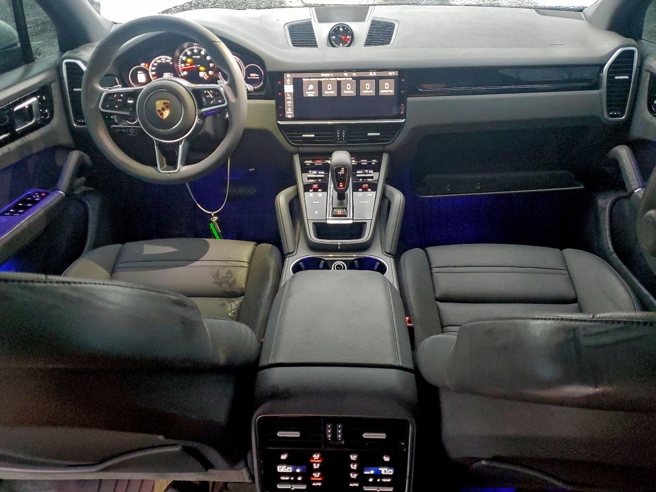 2021 Porsche Cayenne - zdjęcie 8