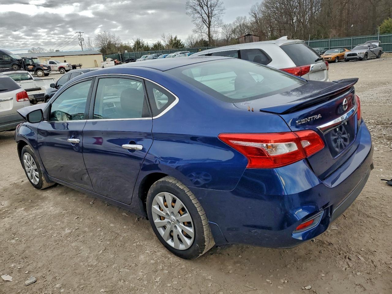 2016 Nissan Sentra S - zdjęcie 2