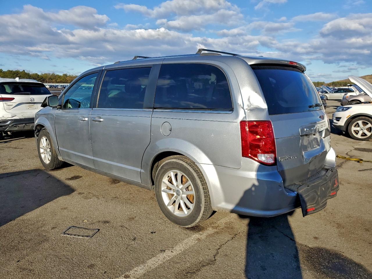2019 Dodge Grand Caravan Sxt - zdjęcie 2