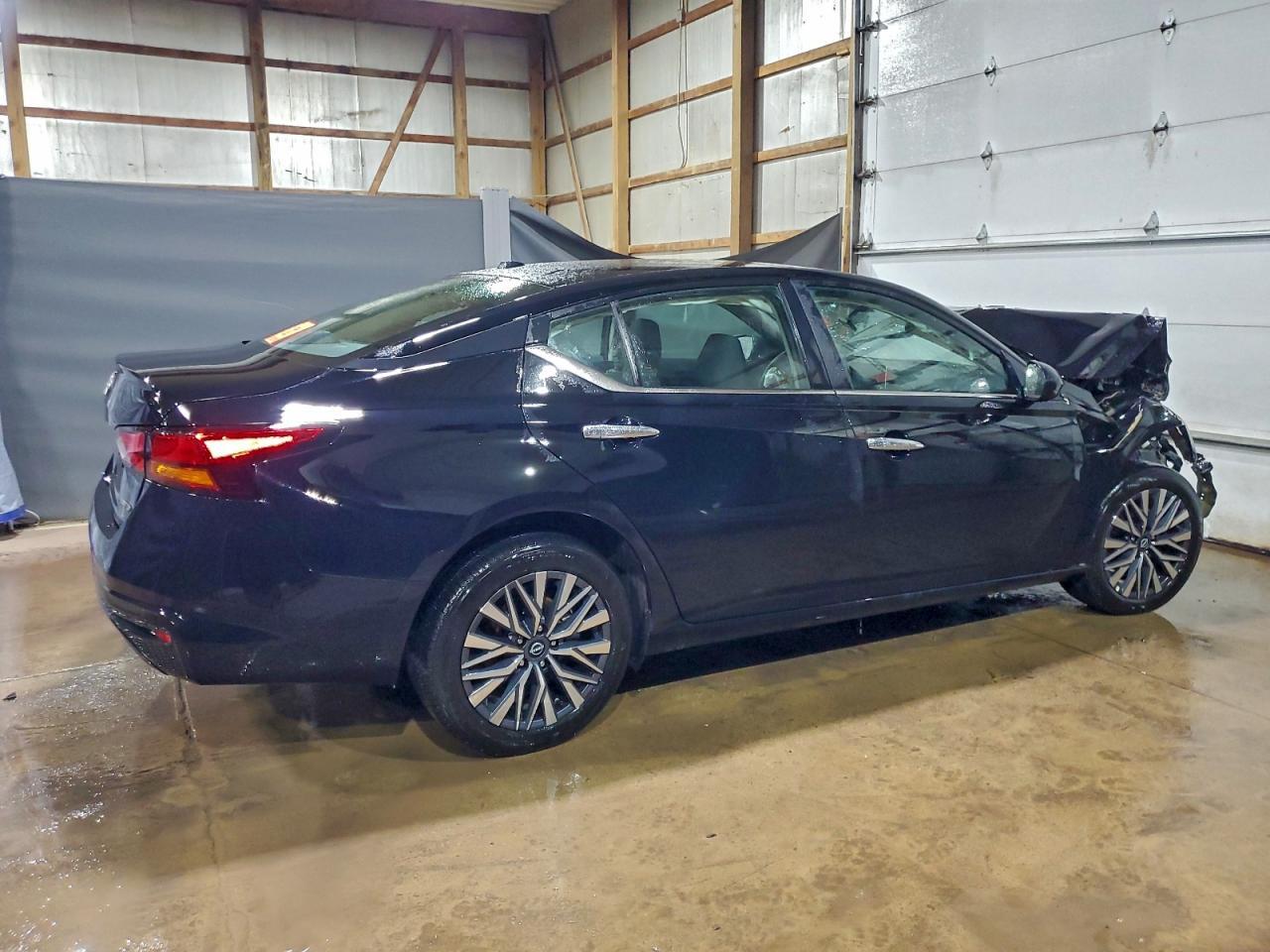 2025 Nissan Altima Sv - zdjęcie 3