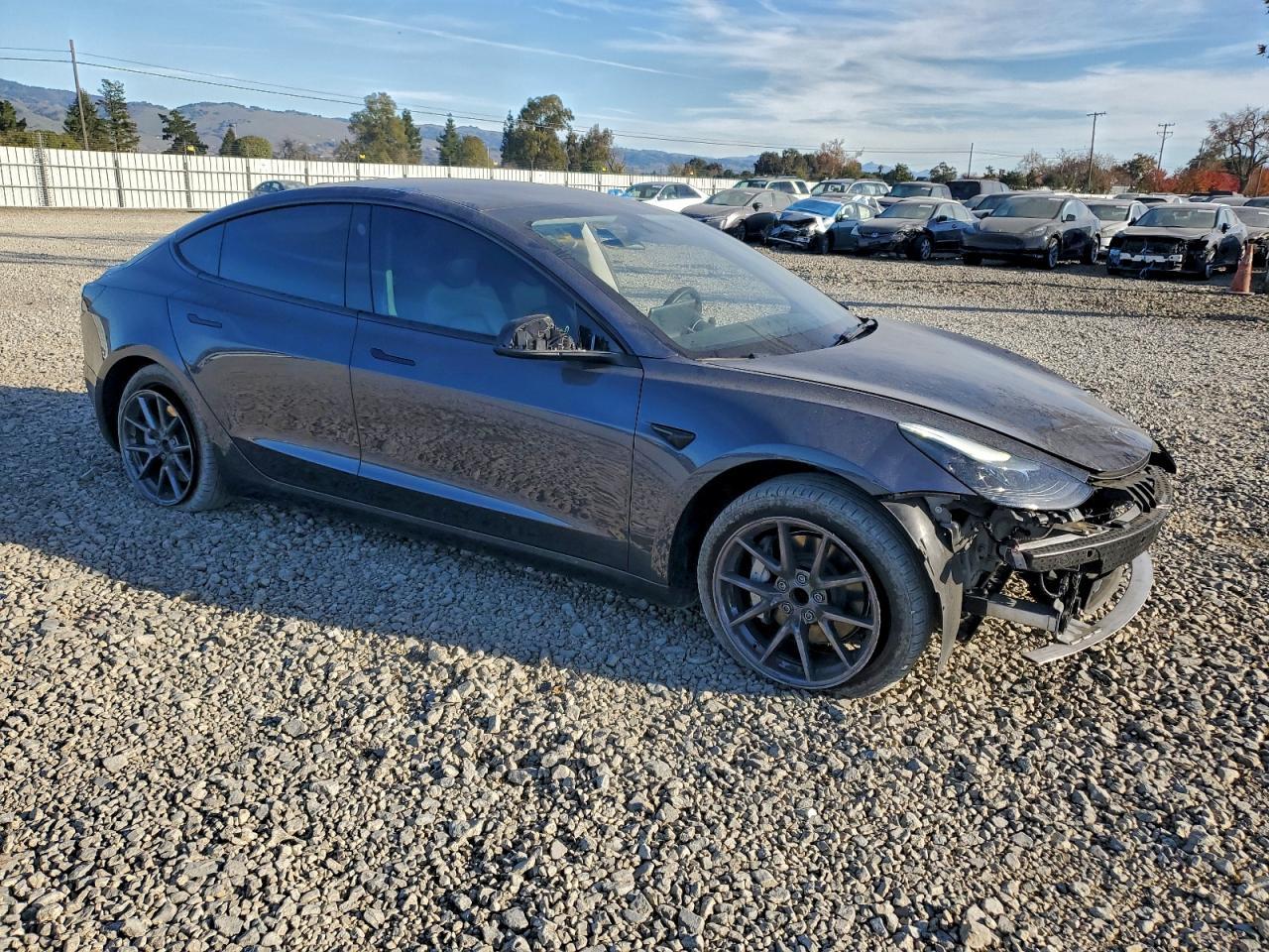 2023 Tesla Model 3 - zdjęcie 4