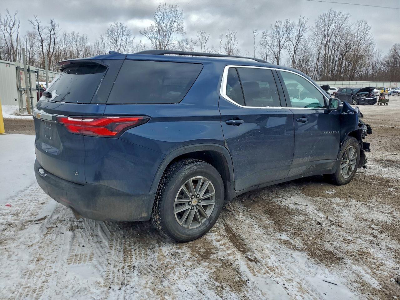 2022 Chevrolet Traverse Lt - zdjęcie 3