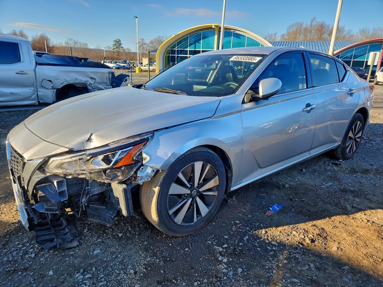 2019 Niss Altima - zdjęcie główne