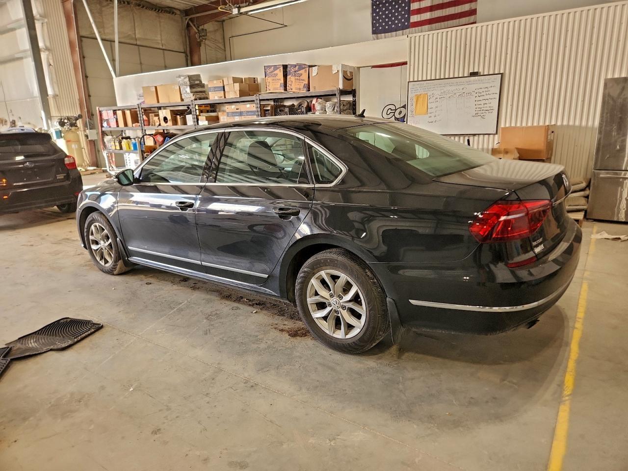 2017 Volkswagen Passat S - zdjęcie 2