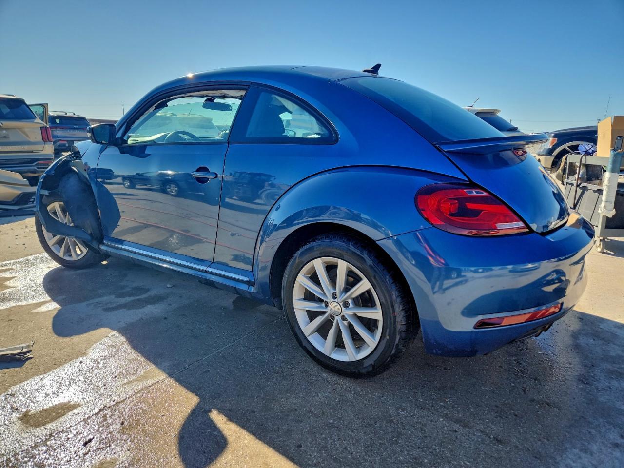 2018 Volkswagen Beetle S - zdjęcie 2