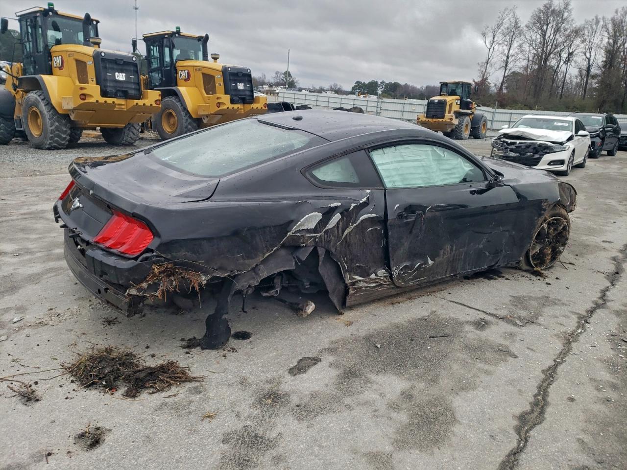 2019 Ford Mustang - zdjęcie 3