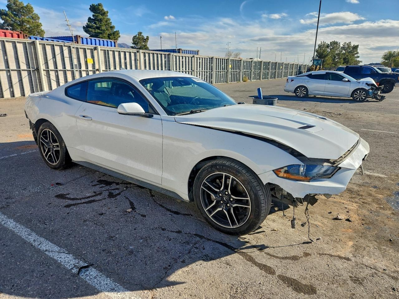 Ford Mustang - zdjęcie 4