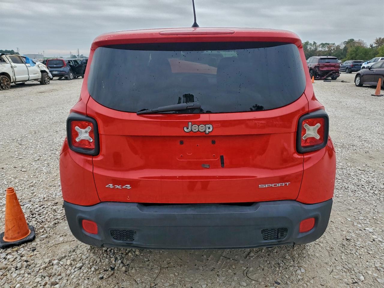 2015 Jeep Renegade Sport - zdjęcie 6