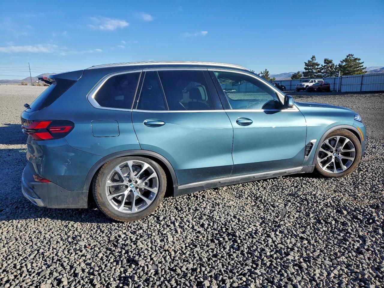 2026 BMW X5 xDrive50E - zdjęcie 3