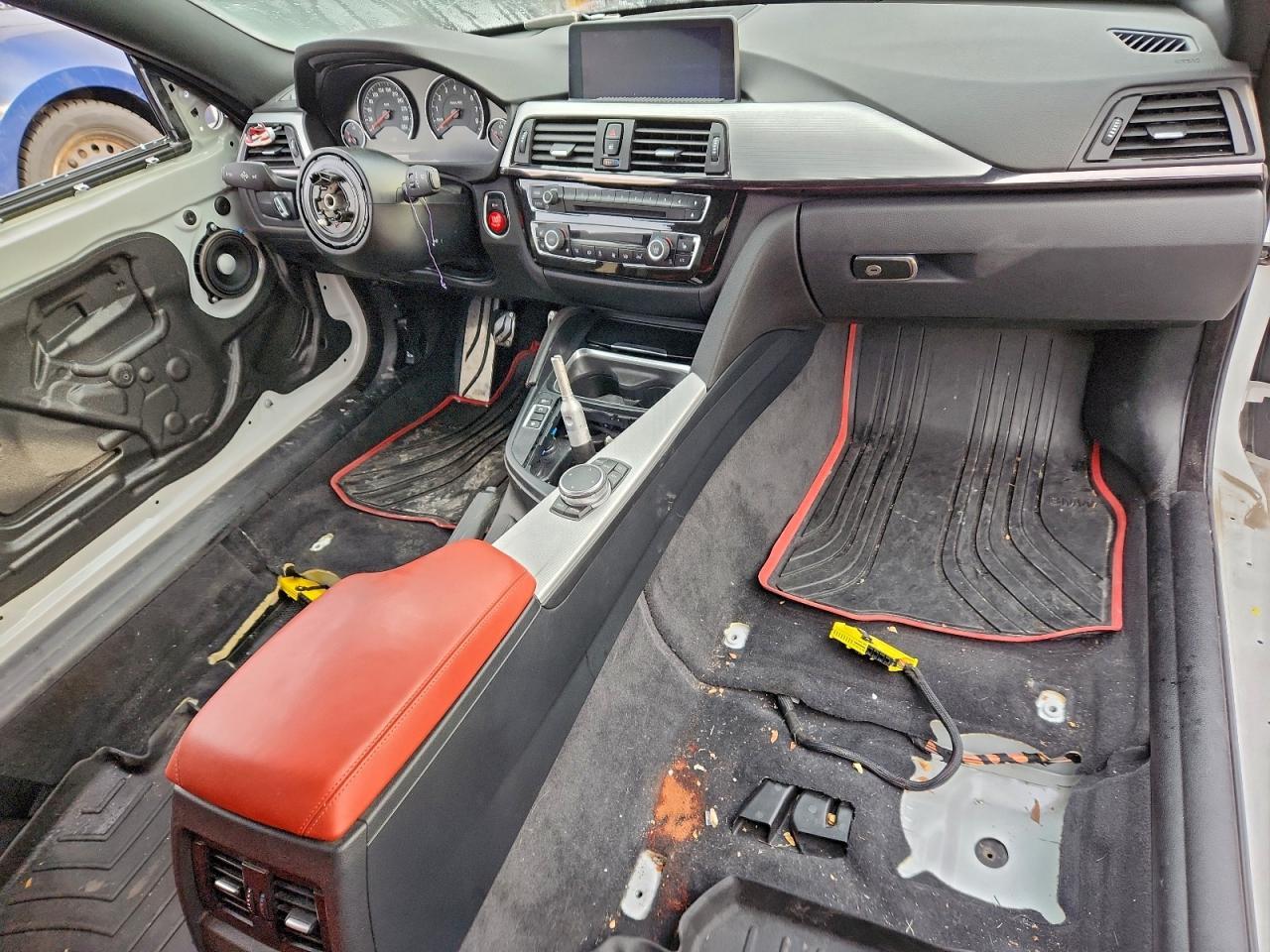 2015 BMW M4 - zdjęcie 8