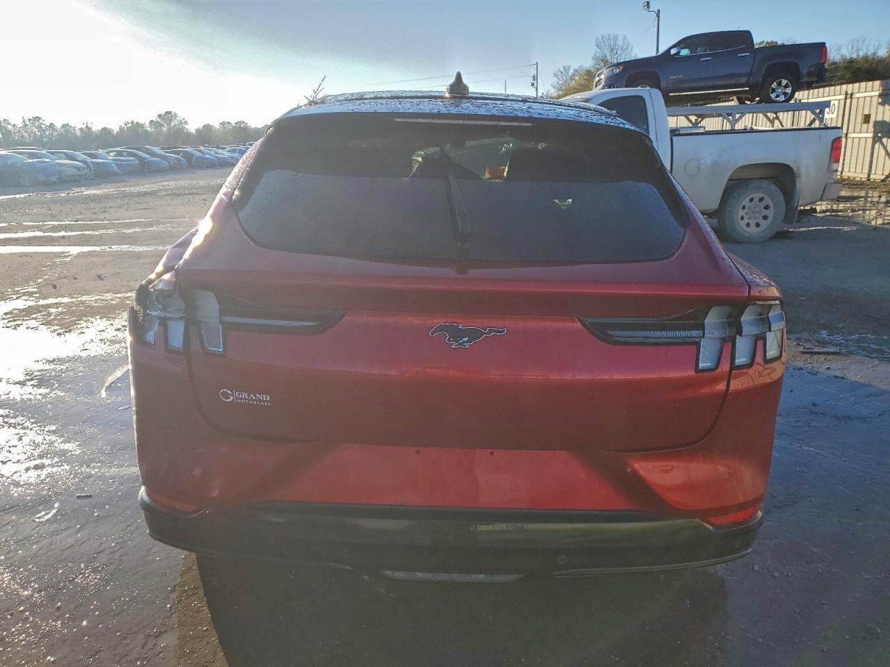 2021 Ford Mustang Mach-E Premium - zdjęcie 6