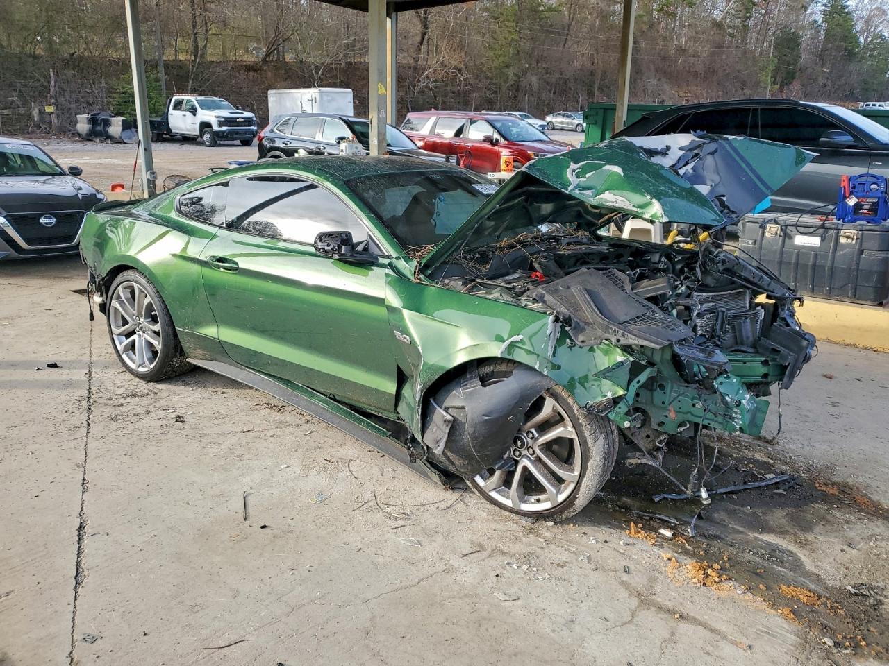 Ford Mustang - zdjęcie 4