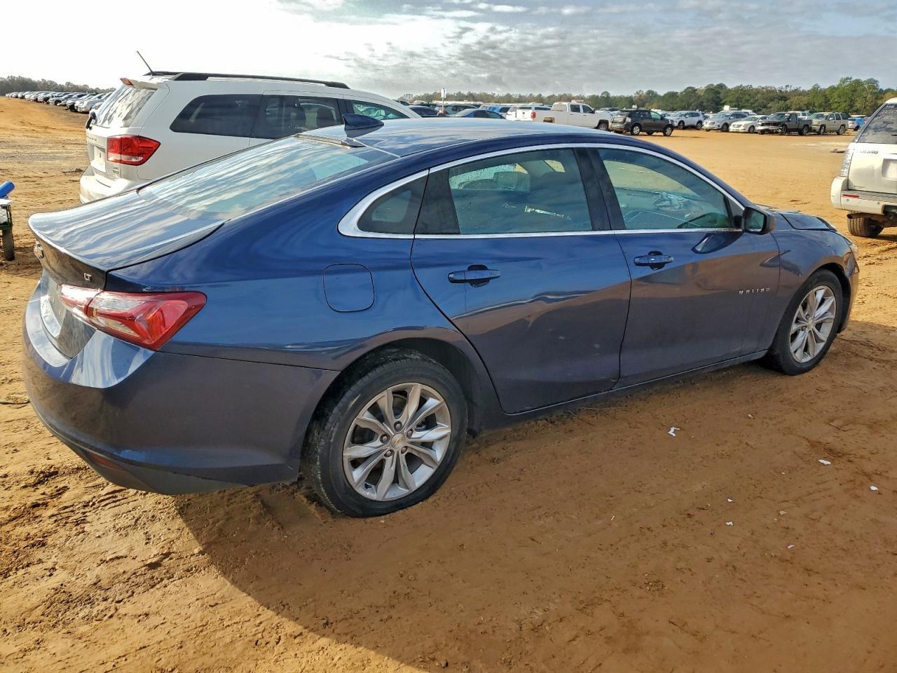 2022 Chevrolet Malibu Lt - zdjęcie 3