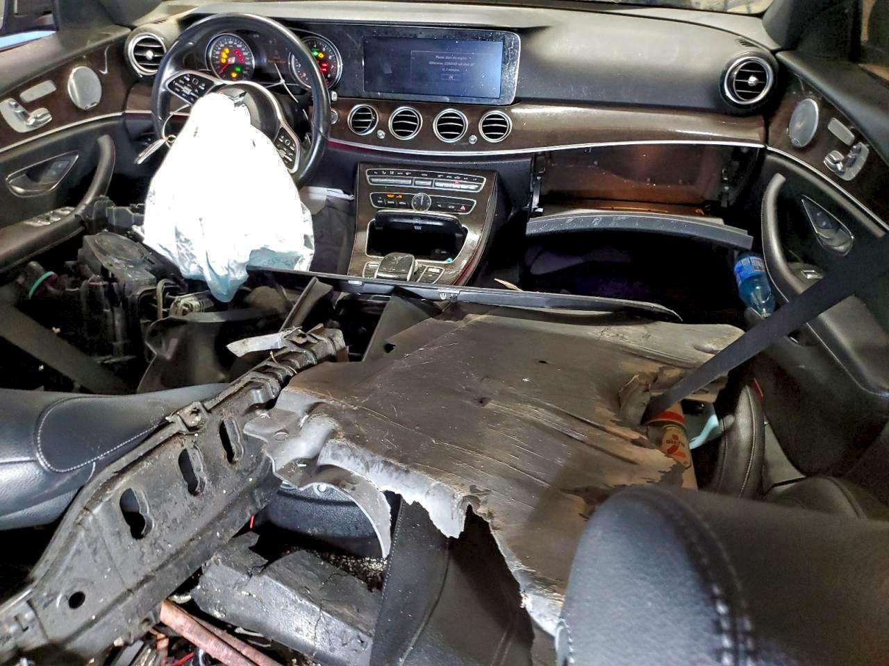 2019 Mercedes-Benz E 300 - zdjęcie 8