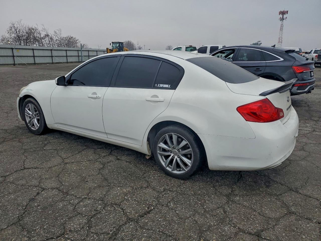 2013 Infiniti G37 Base - zdjęcie 2