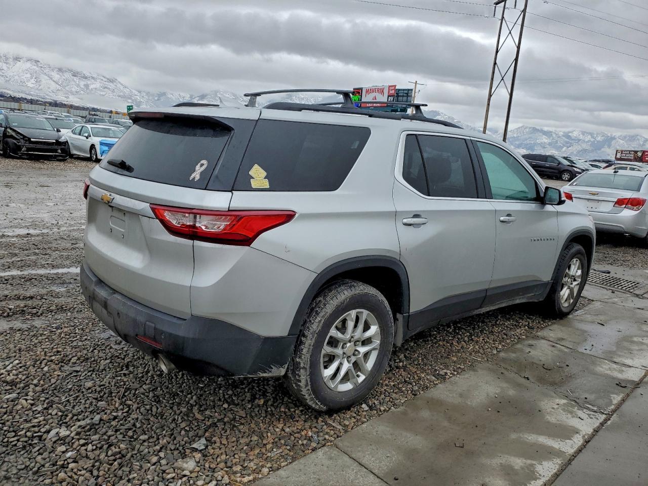 2020 Chevrolet Traverse Lt - zdjęcie 3