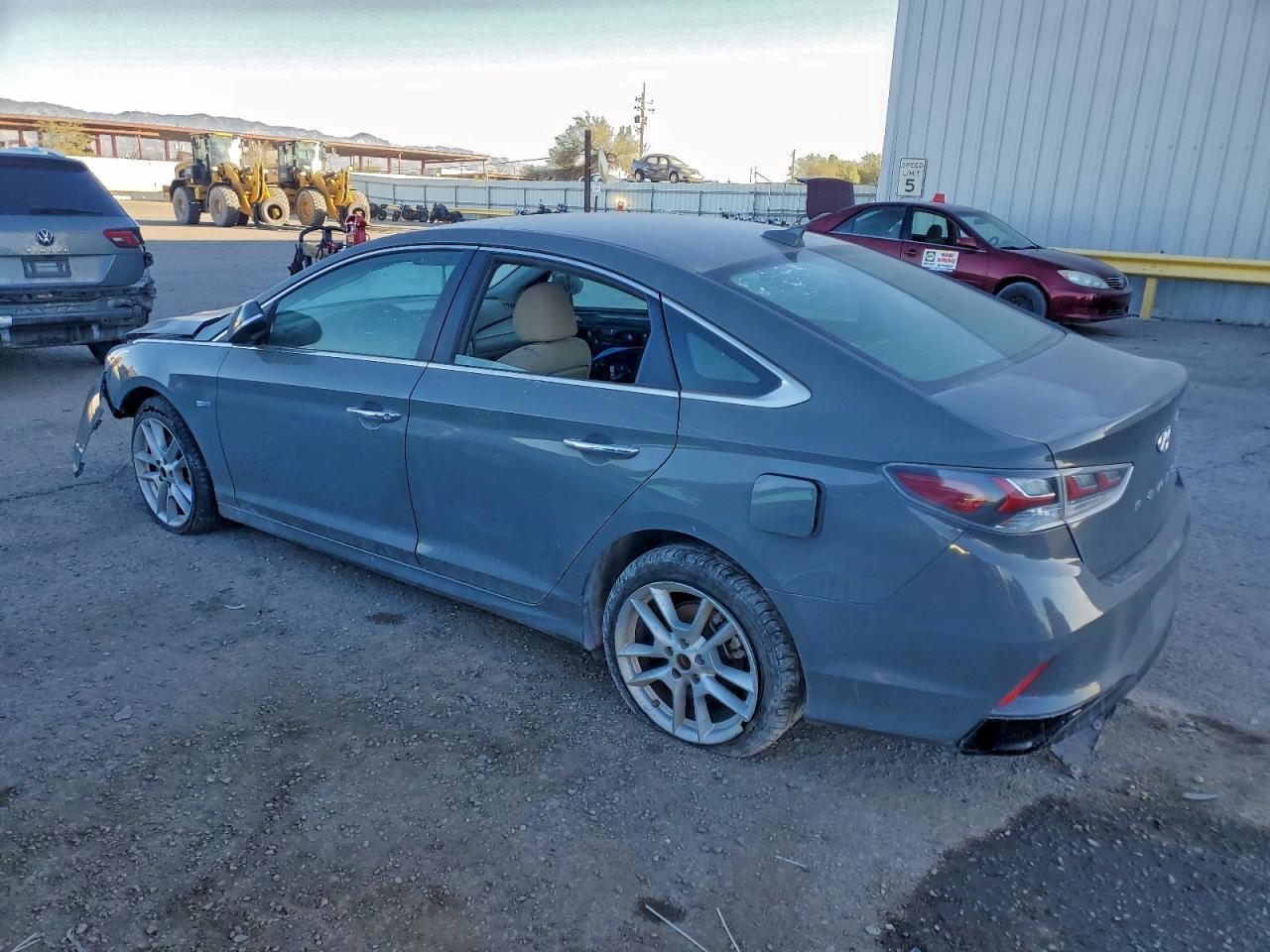 2019 Hyundai Sonata Hybrid - zdjęcie 2