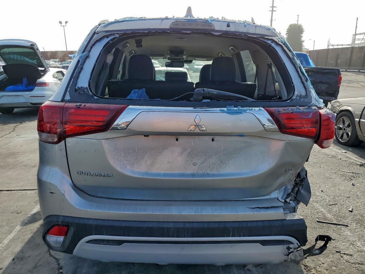 2020 Mitsubishi Outlander Se - zdjęcie 6