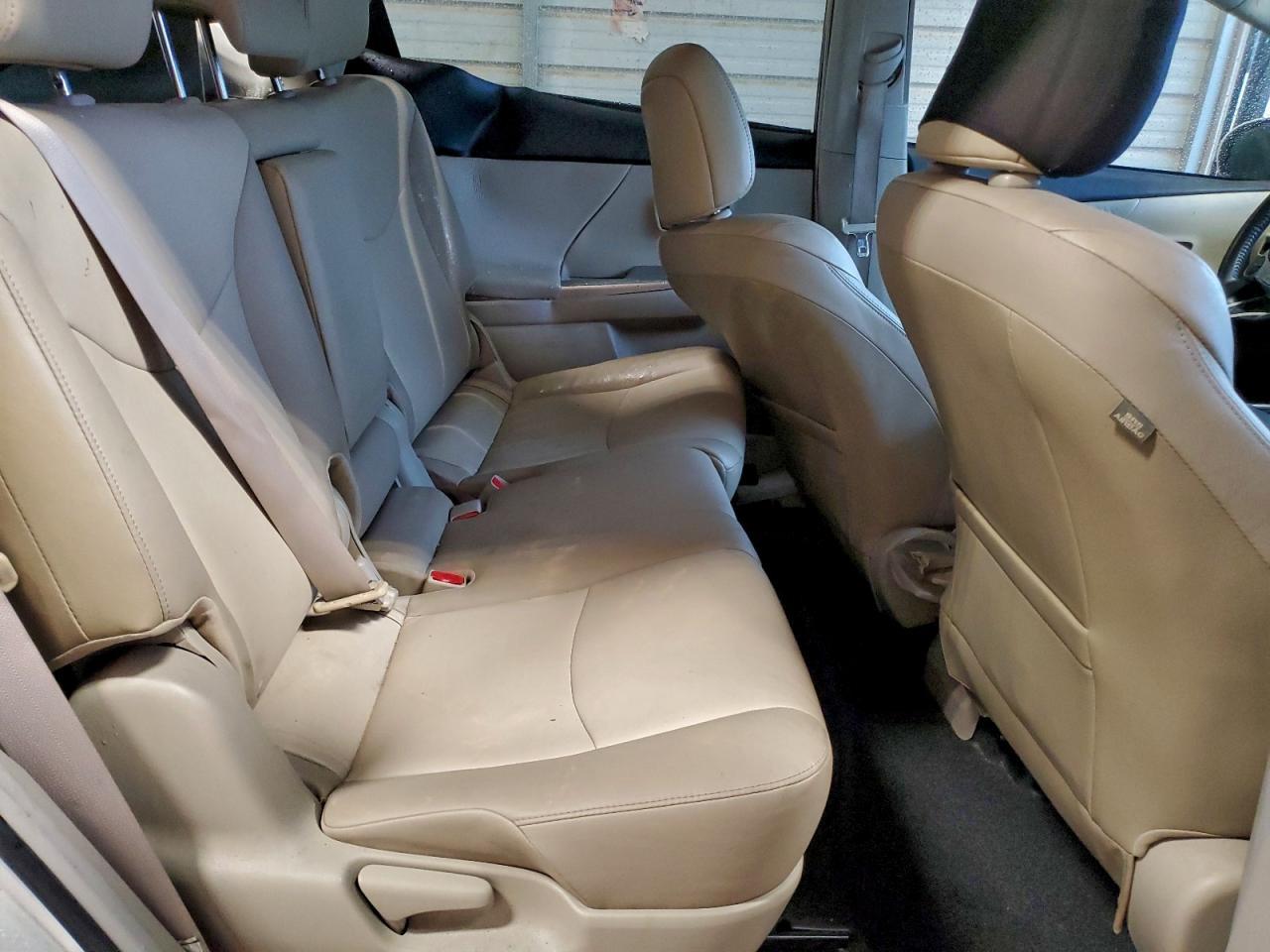 2013 Toyota Prius V - zdjęcie 10