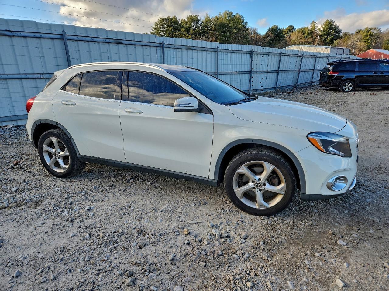 2018 Mercedes-Benz Gla 250 4Matic - zdjęcie 4